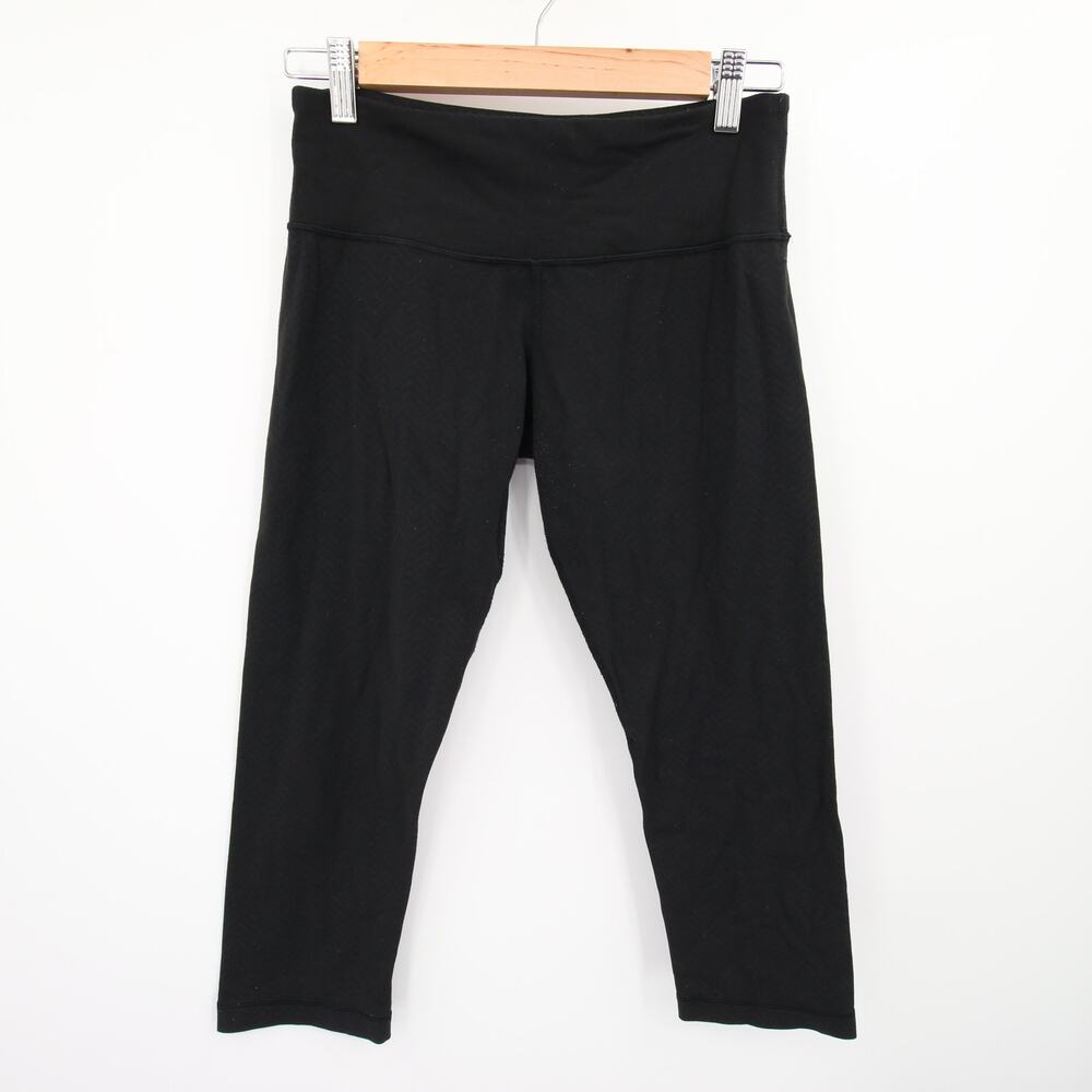 Lululemon Leggings Black Chevron Print Cropped Capri Mid Rise Yoga Activewear 6